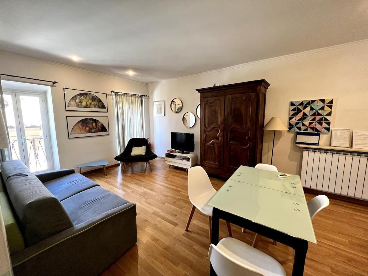 Campo Dei Fiori - Cozy And Apartment Rom